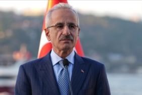 abdulkadir-uraloglu-2026nin-en-yogun-yolcu-trafigi-nisan-ayinda-gerceklesti-c7gZbNCr.jpg