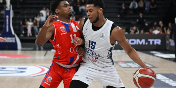 anadolu-efes-evinde-farkli-kazandi-xkDDACH4.jpg