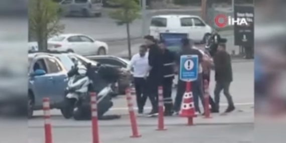 basaksehirde-arac-yikama-istasyonunda-yumruk-yiyen-motosiklet-surucusu-bayildi-G4KLvc15.jpg