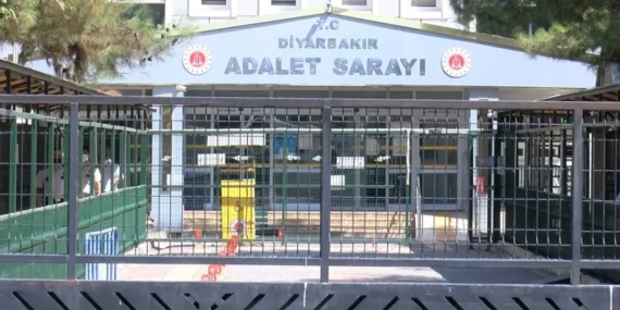 baskanlik-yaptigi-mahkemeye-sanik-oldu-diyarbakirda-eski-agir-ceza-baskanina-gorevi-kotuye-kullanma-davasi-sTVKlffX.webp