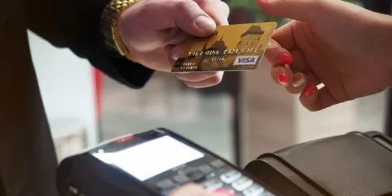 bkm-verileri-aciklandi-turist-harcamalarinda-rekor-dusus-X6g3Sa5p.webp