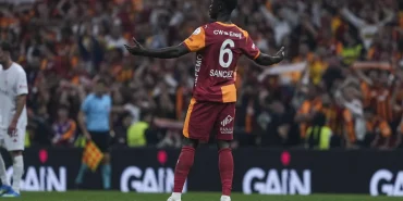 davinson-sanchez-burada-zorlu-bir-sezondan-sonra-sampiyon-olduk-ve-cok-mutluyuz-AXDJcUvD.webp