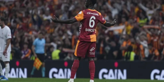 davinson-sanchez-burada-zorlu-bir-sezondan-sonra-sampiyon-olduk-ve-cok-mutluyuz-AXDJcUvD.webp