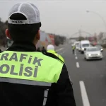 emniyet-saat-vererek-uyardi-istanbulda-bazi-yollar-trafige-kapatilacak-hW8HMklD.webp