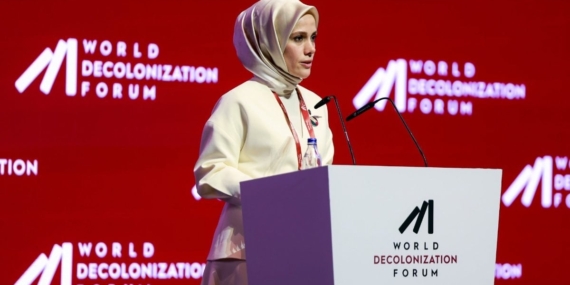 esra-albayrak-world-decolonization-forumunda-konustu-j4bu8vER.jpg