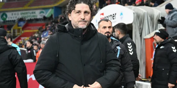 fatih-tekkeden-besiktas-taraftarina-sergen-yalcin-sitemi-yakistiramadim-bOSgN2Iy.webp