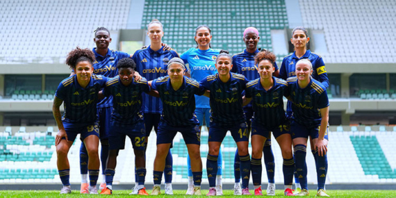 fenerbahce-arsavev-kadin-futbol-takimindan-sampiyonluk-sozleri-fenerbahcenin-hedefi-her-zaman-sampiyon-olmaktir-X2Waywth.jpg