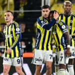 fenerbahcenin-gozu-sahada-kulagi-galatasaray-macinda-FP944c96.jpg