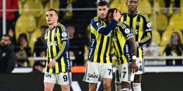 fenerbahcenin-gozu-sahada-kulagi-galatasaray-macinda-FP944c96.jpg