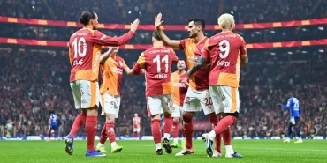 galatasarayda-4-futbolcu-ilk-kez-sampiyonluk-sevinci-yasadi-RHvDDT7c.webp