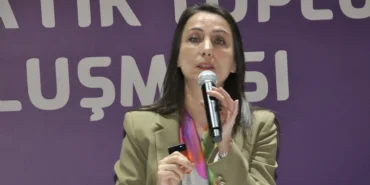 hatimogullari-barisi-tipki-bir-igne-oyasi-gibi-ilmek-ilmek-kucuk-kucuk-ve-buyuk-bir-SUaHZvfL.webp