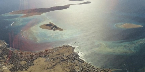 hurmuz-bogazinda-gerginlik-tirmaniyor-abd-ile-iran-ordusu-arasinda-catismalar-CNaOR57l.jpg