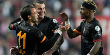 lider-galatasaray-antalyaspor-macinda-sampiyonlugunu-ilan-etmek-icin-mucadele-verecek-GVWGtMrG.jpg