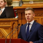 macaristanin-yeni-basbakani-peter-magyar-gorevine-basladi-jmRav5Mc.jpg