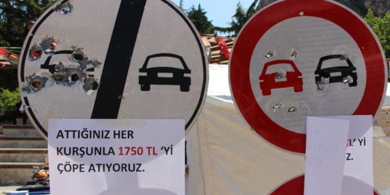 magandalarin-hedef-tahtasi-trafik-levhalari-yenileme-bedeli-5-bin-tlyi-buluyor-NTyTrJUM.jpg