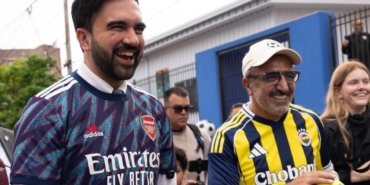mamdani-ile-ulukaya-new-yorkta-sokak-futbolu-oynadi-NXFNwSjD.jpg