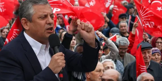 ozgur-ozel-erdogana-seslendi-o-bankadaki-kasayi-actir-akin-gurlekin-senin-sesini-kaydettigi-hafiza-5awklXTI.webp