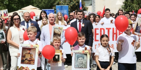 rus-vatandaslari-9-mayis-zafer-bayramini-antalyada-kutladi-kqiKjMBf.jpg