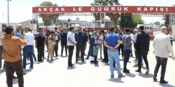 sanliurfa-valiligi-duyurdu-akcakale-kapisindan-suriyeye-gecisler-pasaport-ile-yapilacak-efYOzFt1.webp