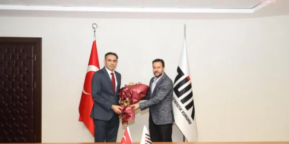tuikte-devir-teslim-cetinkaya-gorevi-arabaciya-devrederken-koltuk-olmamasi-dikkat-cekti-nQbNlRkJ.webp
