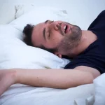 uzmanindan-boyun-agrilari-icin-yastik-onerisi-omurganin-dogru-hizalanmasi-neden-onemli-WO7XxL2j.webp